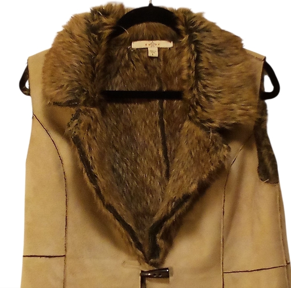 Fever -Vintage Faux Fur, Full Vest Polyester Suede, Size L Tan, 1 Button Closure - Picture 16 of 16